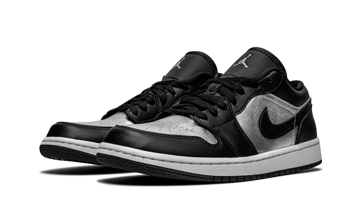 Air Jordan 1 Low SE "Silver Toe"