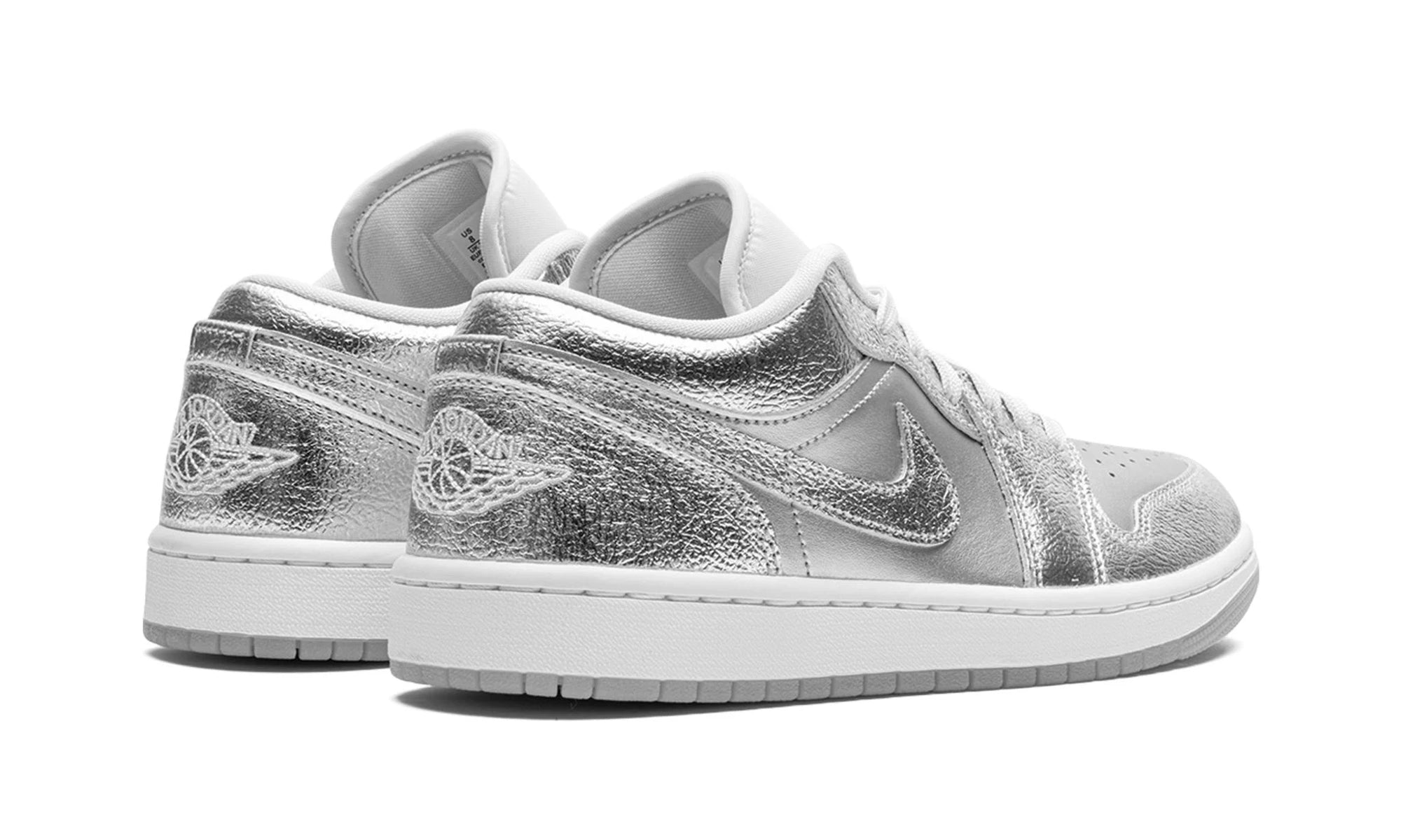 Air Jordan 1 Low SE "Metallic Silver"