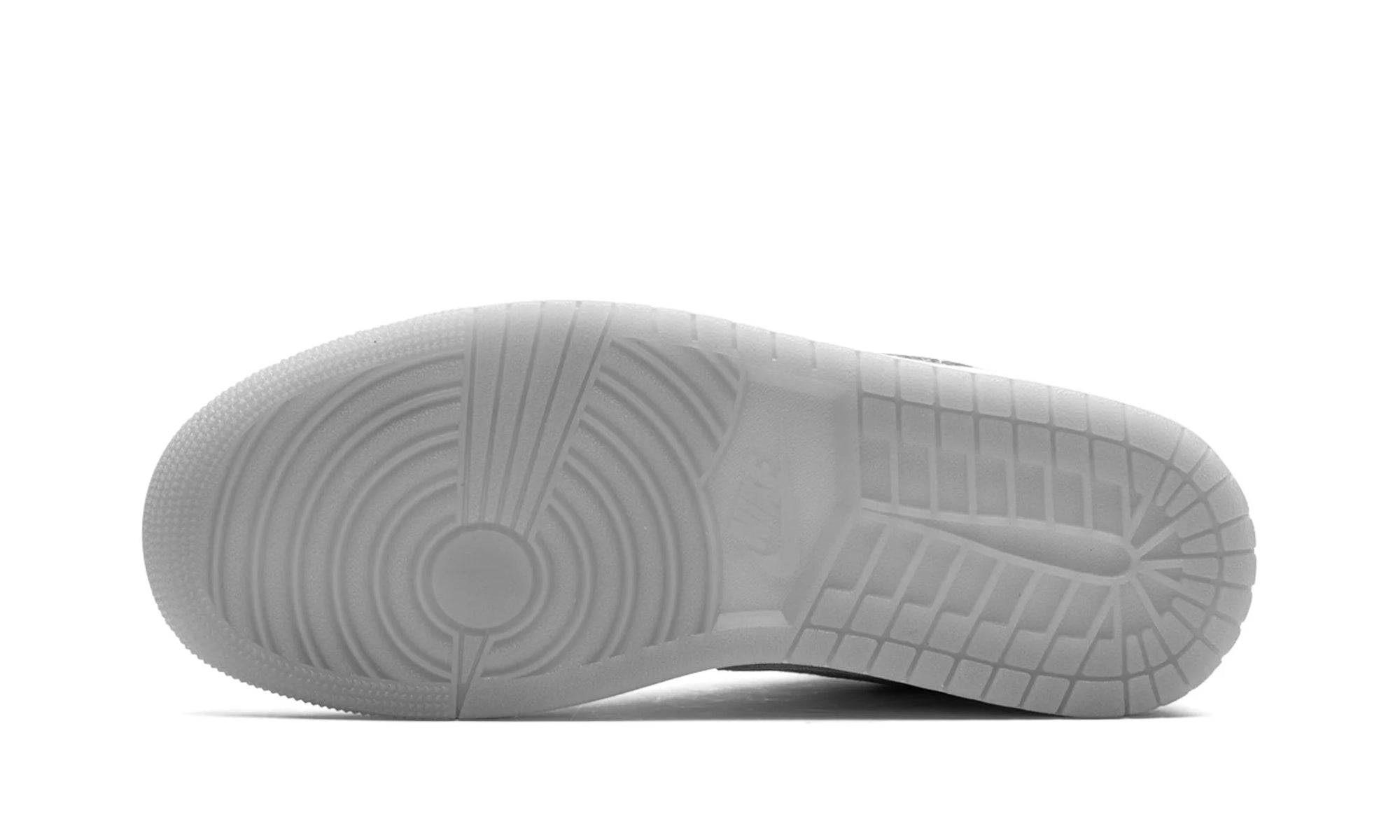 Air Jordan 1 Low SE "Metallic Silver"