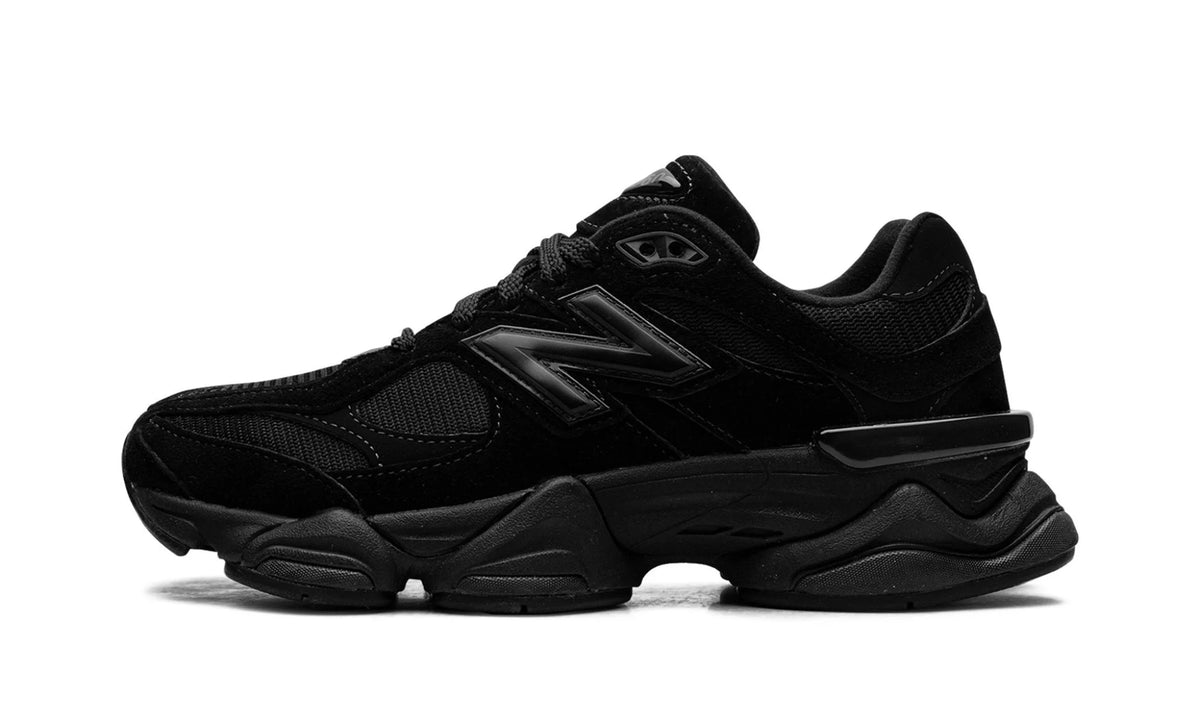 New Balance 9060 « Daim noir »