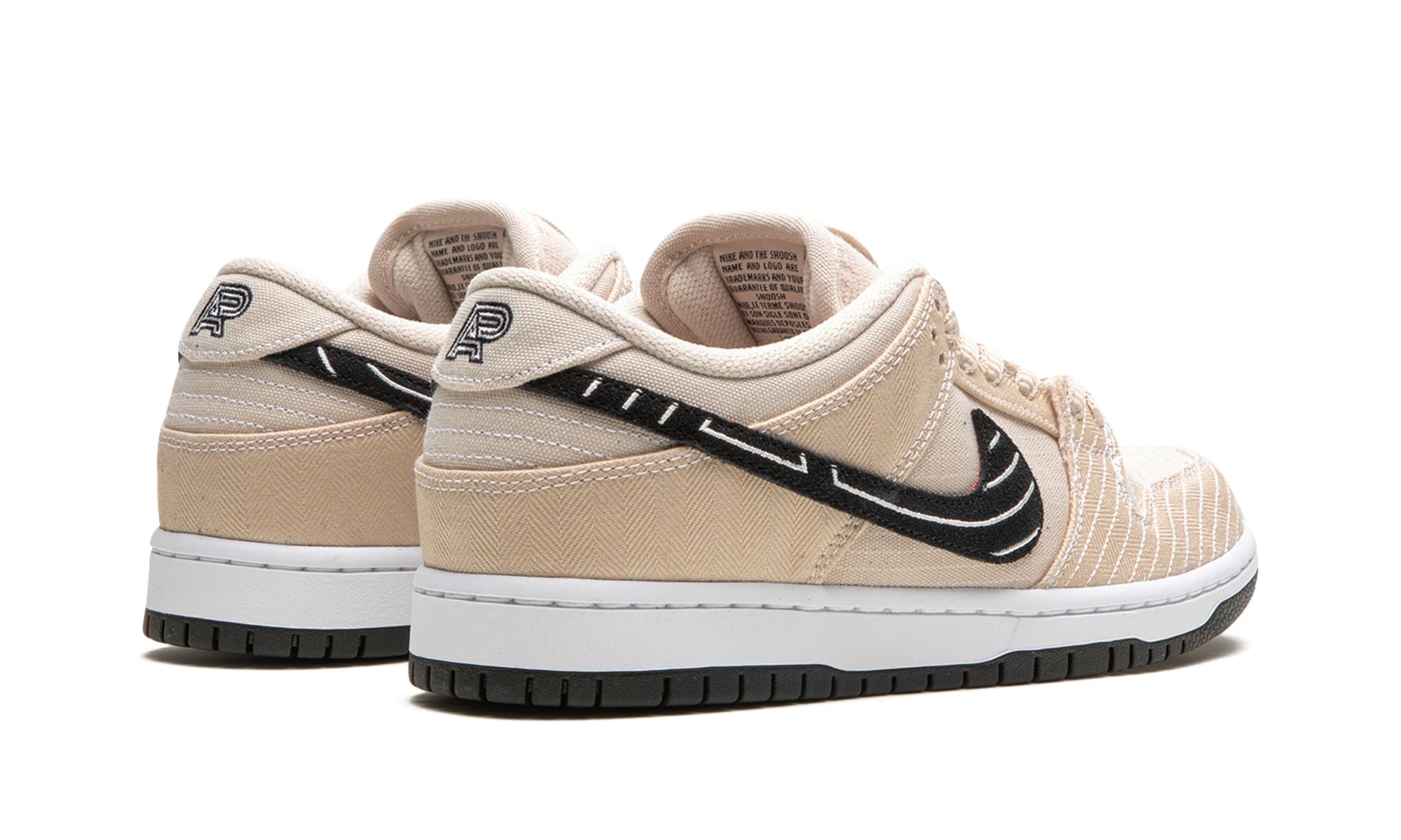 Nike SB Dunk Low "Albino & Preto"
