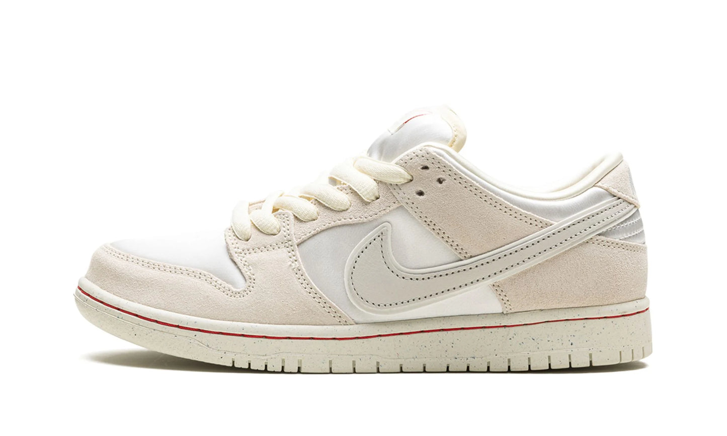 Nike SB Dunk Low "Light Bone"