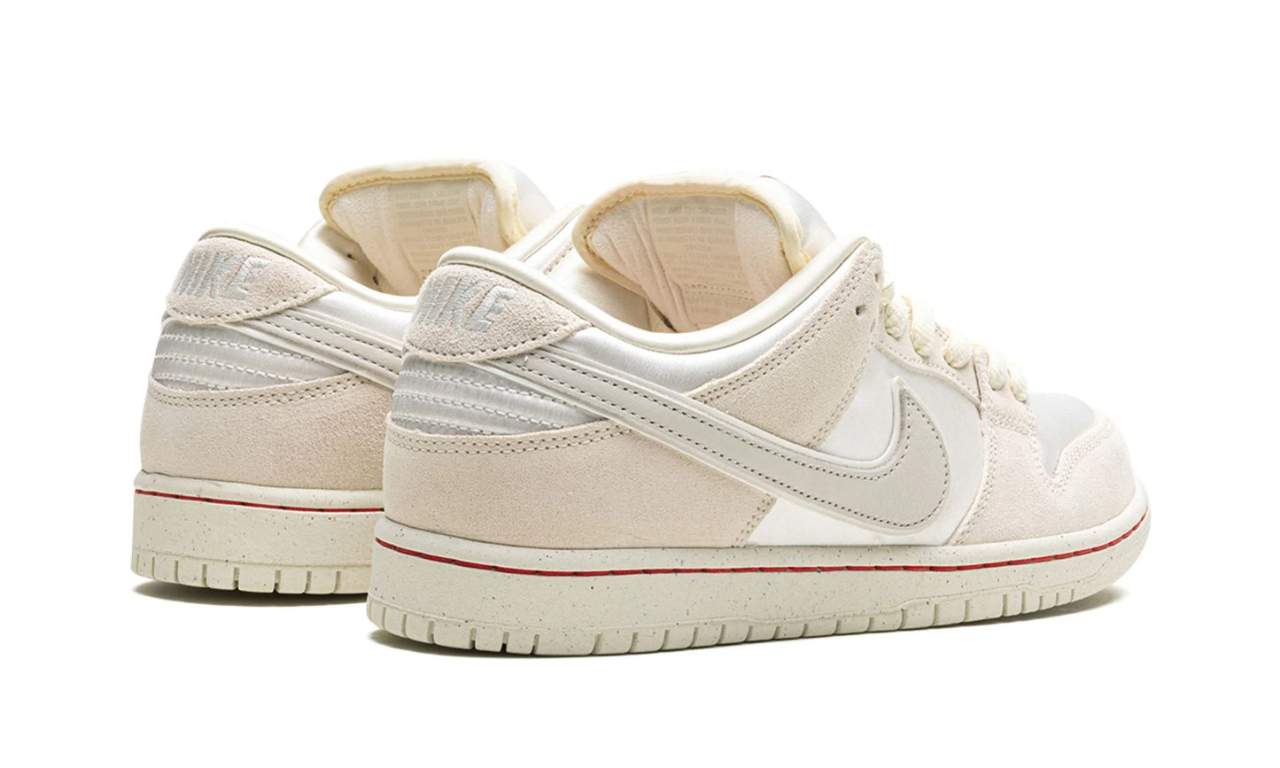Nike SB Dunk Low "Light Bone"