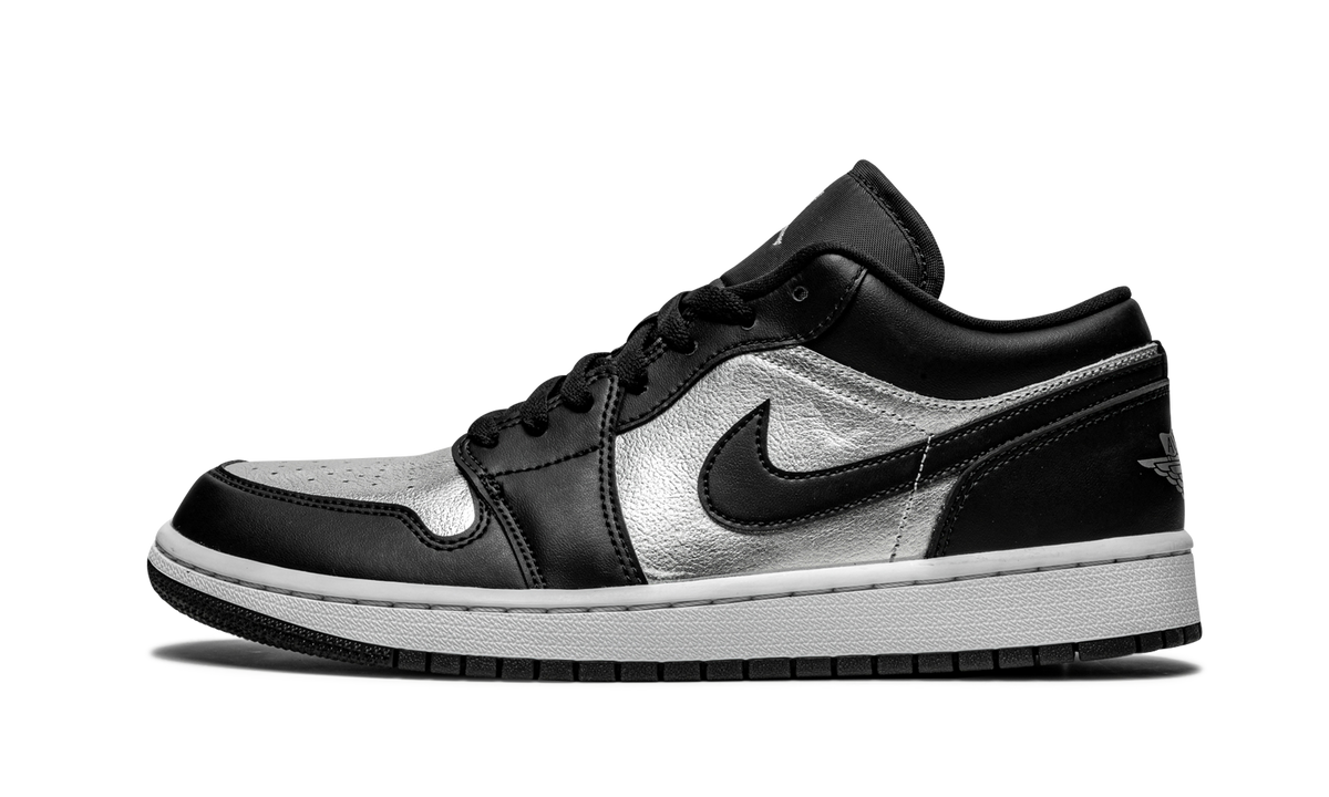 Air Jordan 1 Low SE "Silver Toe"