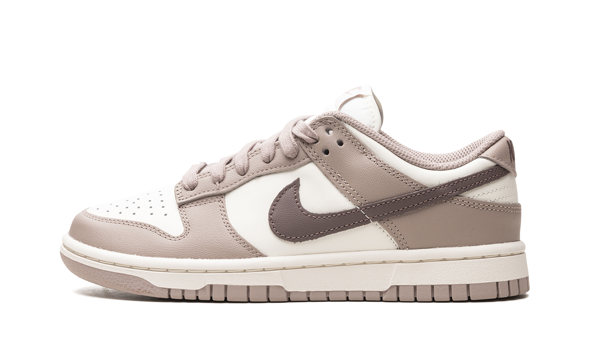 Nike Dunk Low "Diffused Taupe"
